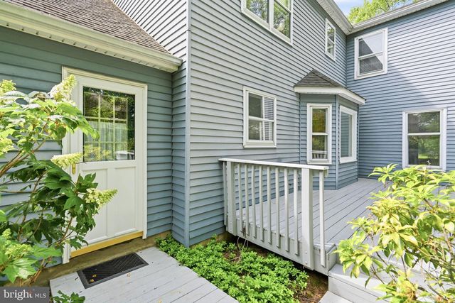51 SNAPDRAGON DR, Newtown, PA 18940