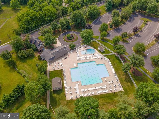 51 SNAPDRAGON DR, Newtown, PA 18940