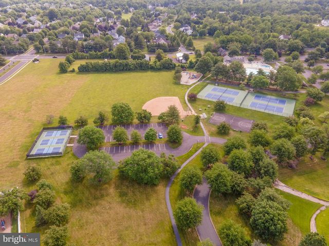 51 SNAPDRAGON DR, Newtown, PA 18940