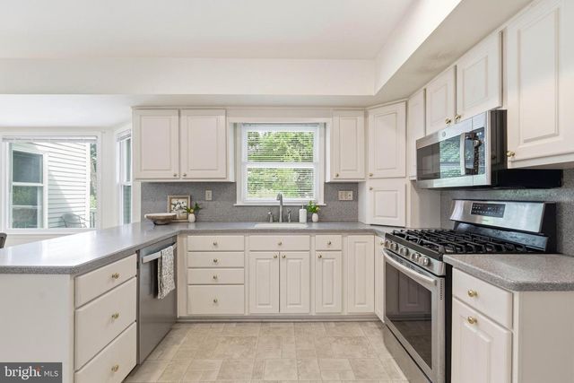 51 SNAPDRAGON DR, Newtown, PA 18940