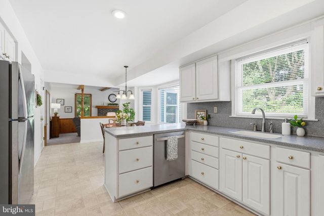 51 SNAPDRAGON DR, Newtown, PA 18940