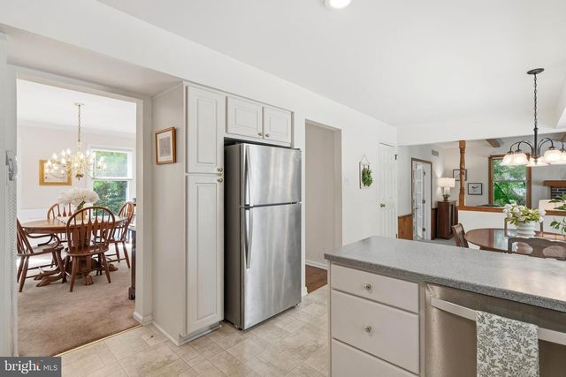 51 SNAPDRAGON DR, Newtown, PA 18940