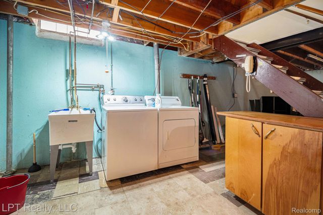 2160 Malvina Street, Lincoln Park, MI 48146