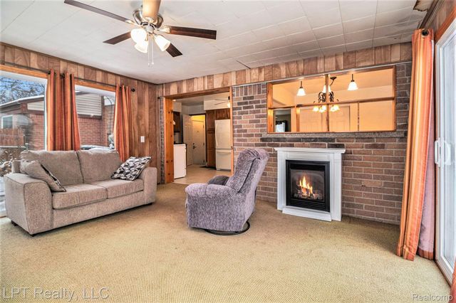 2160 Malvina Street, Lincoln Park, MI 48146