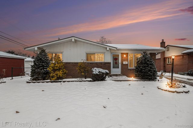 2160 Malvina Street, Lincoln Park, MI 48146