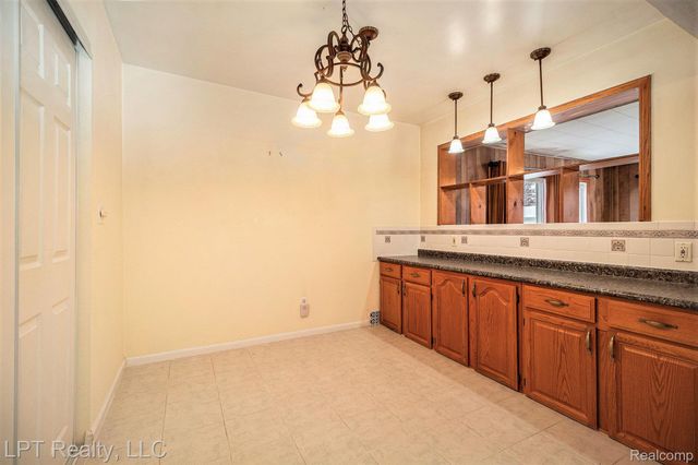 2160 Malvina Street, Lincoln Park, MI 48146