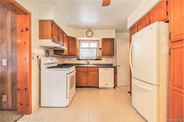 2160 Malvina Street, Lincoln Park, MI 48146