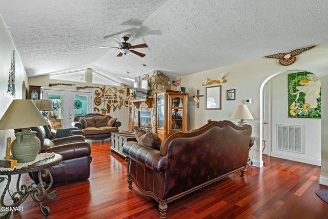 1339 Jim Fain Road, Sevierville, TN 37876