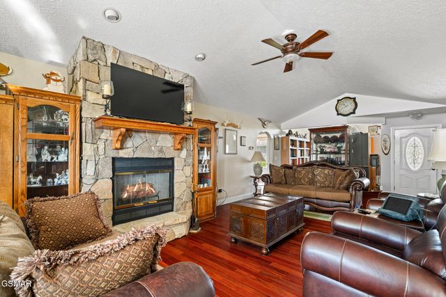 1339 Jim Fain Road, Sevierville, TN 37876