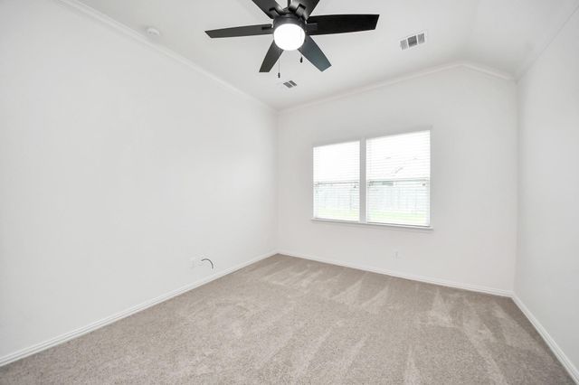 6527 Hunters Trace Lane, Baytown, TX 77521