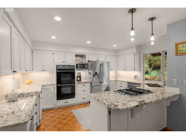 760 Nw 90TH Pl, Portland, OR 97229