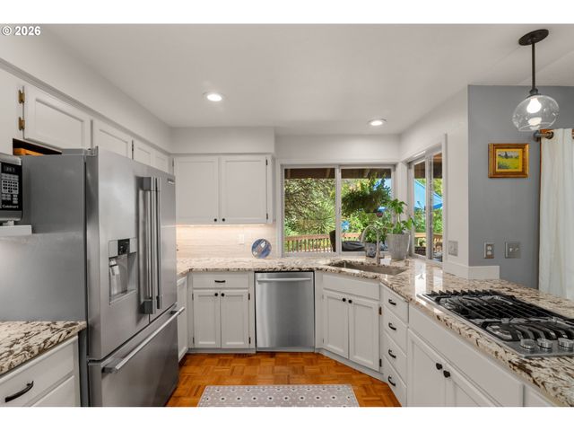 760 Nw 90TH Pl, Portland, OR 97229