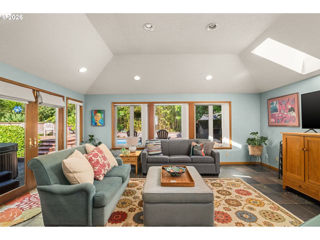 760 Nw 90TH Pl, Portland, OR 97229