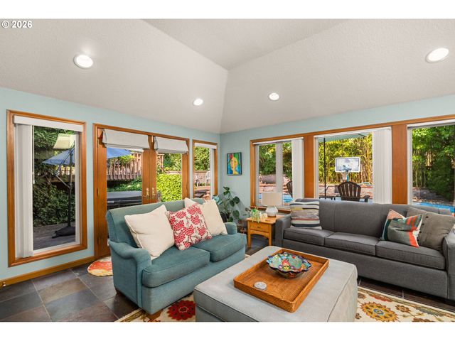 760 Nw 90TH Pl, Portland, OR 97229
