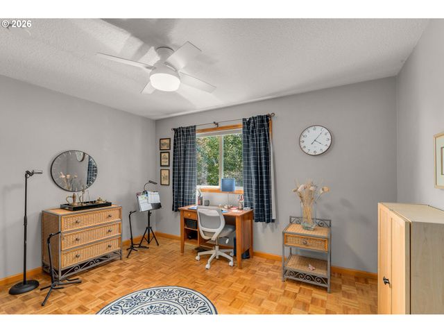 760 Nw 90TH Pl, Portland, OR 97229