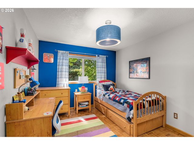 760 Nw 90TH Pl, Portland, OR 97229