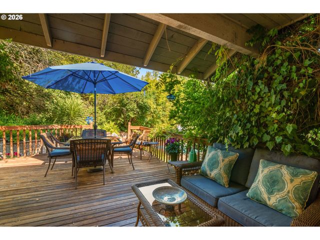 760 Nw 90TH Pl, Portland, OR 97229