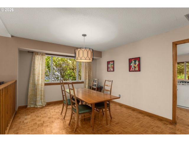 760 Nw 90TH Pl, Portland, OR 97229