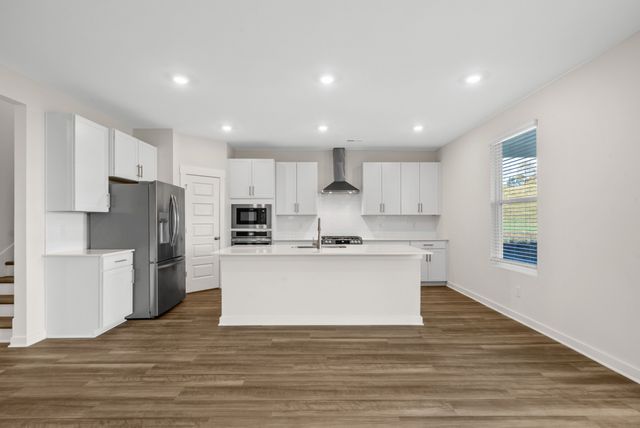 887 Bur Oak Ct, Clarksville, TN 37043