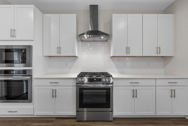 887 Bur Oak Ct, Clarksville, TN 37043