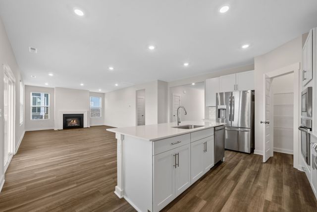 887 Bur Oak Ct, Clarksville, TN 37043