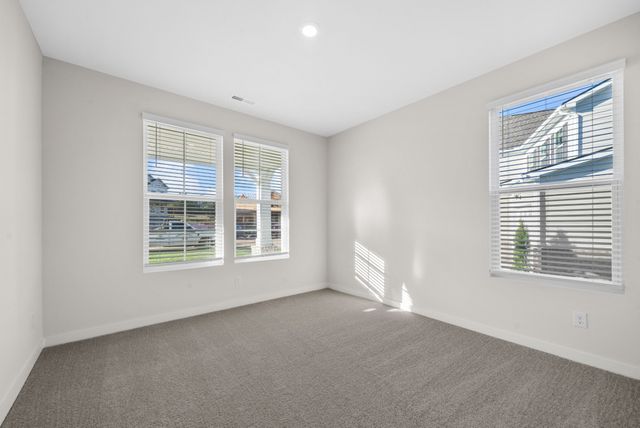 887 Bur Oak Ct, Clarksville, TN 37043