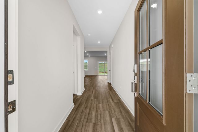 887 Bur Oak Ct, Clarksville, TN 37043