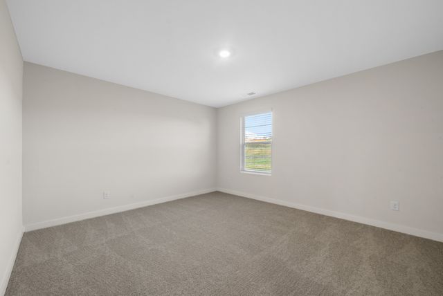 887 Bur Oak Ct, Clarksville, TN 37043