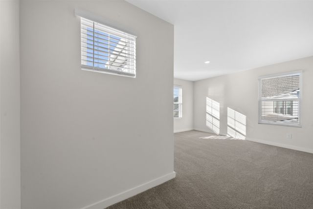 887 Bur Oak Ct, Clarksville, TN 37043