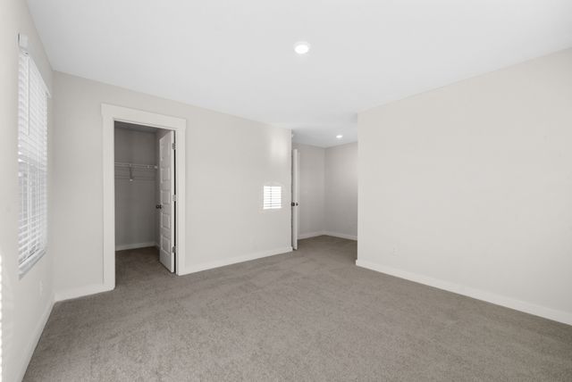 887 Bur Oak Ct, Clarksville, TN 37043