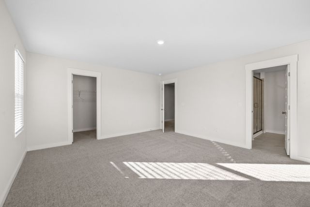 887 Bur Oak Ct, Clarksville, TN 37043