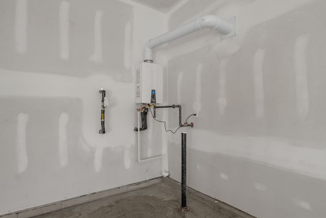 887 Bur Oak Ct, Clarksville, TN 37043