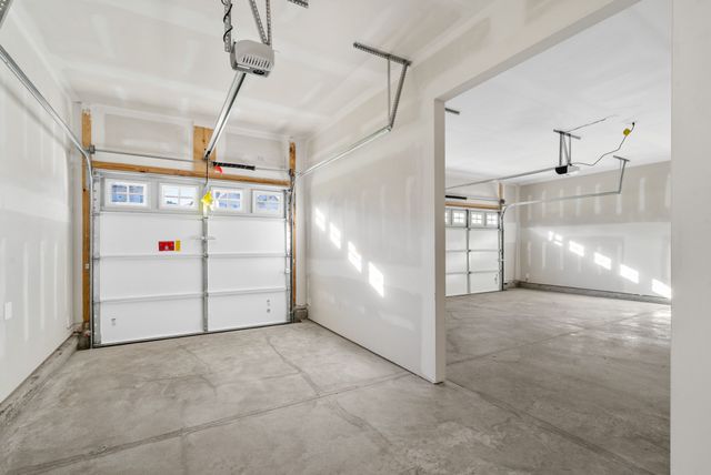 887 Bur Oak Ct, Clarksville, TN 37043