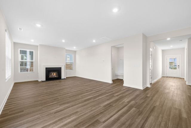 887 Bur Oak Ct, Clarksville, TN 37043