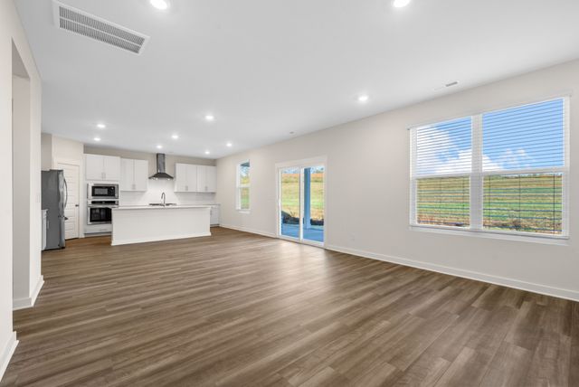 887 Bur Oak Ct, Clarksville, TN 37043