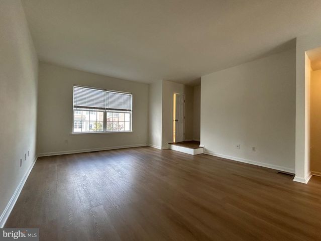 65 HIGHLAND CIR, Newark, DE 19713