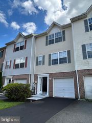 65 HIGHLAND CIR, Newark, DE 19713