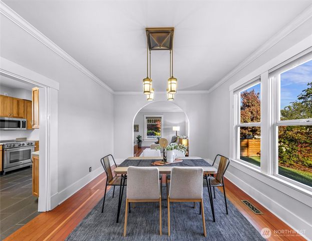 2429 Spruce St, Bellingham, WA 98225