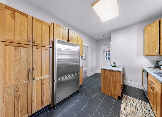 2429 Spruce St, Bellingham, WA 98225