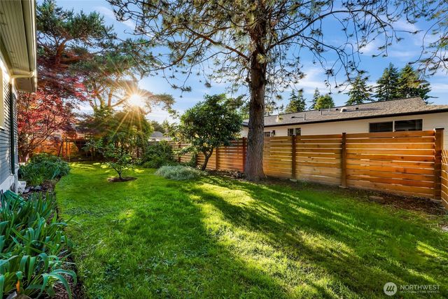 2429 Spruce St, Bellingham, WA 98225