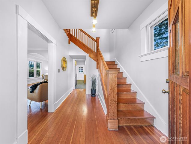 2429 Spruce St, Bellingham, WA 98225