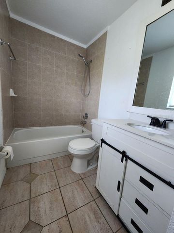 221 LOCH LOW DRIVE, Sanford, FL 32773