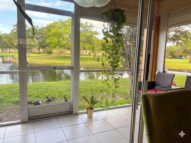 9241 Sunrise Lakes Boulevard 109, Sunrise, FL 33322