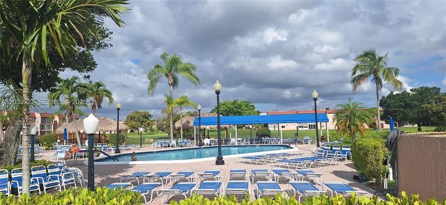 9241 Sunrise Lakes Boulevard 109, Sunrise, FL 33322