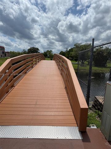 9241 Sunrise Lakes Boulevard 109, Sunrise, FL 33322
