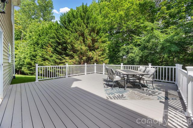 5093 Gladiola Way, Tega Cay, SC 29708
