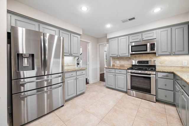 9517 Bayou Brook Street, Houston, TX 77063