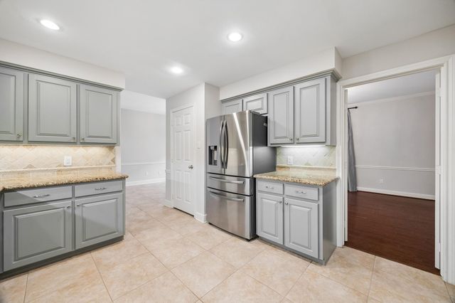 9517 Bayou Brook Street, Houston, TX 77063
