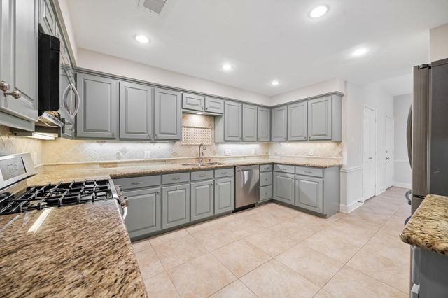 9517 Bayou Brook Street, Houston, TX 77063