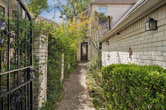 9517 Bayou Brook Street, Houston, TX 77063